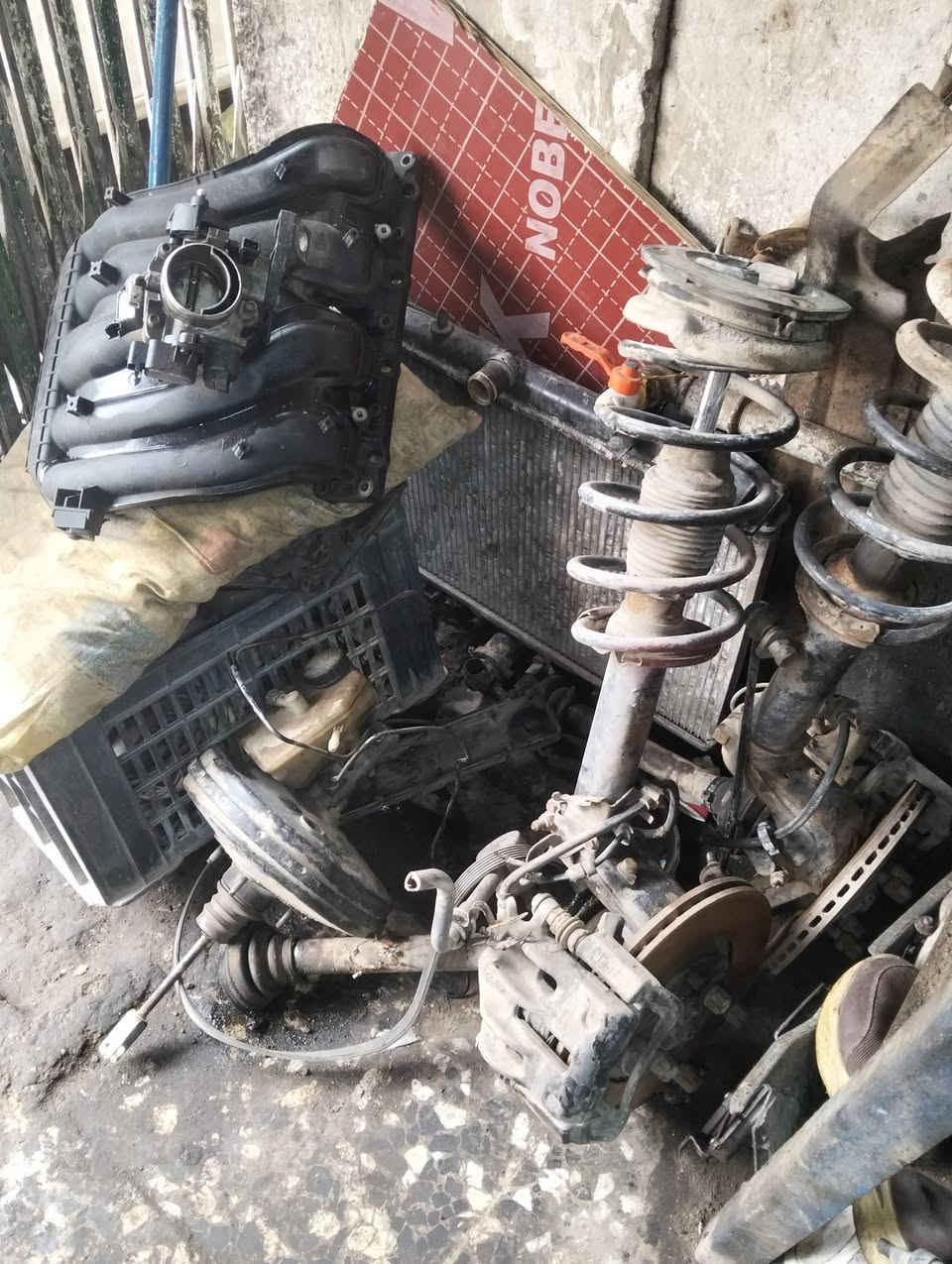 السلام عليكم يتوفر غراض 406 عنوان بغداد للتصال *********** السعر عليه خاص او اتصل وتدلل
