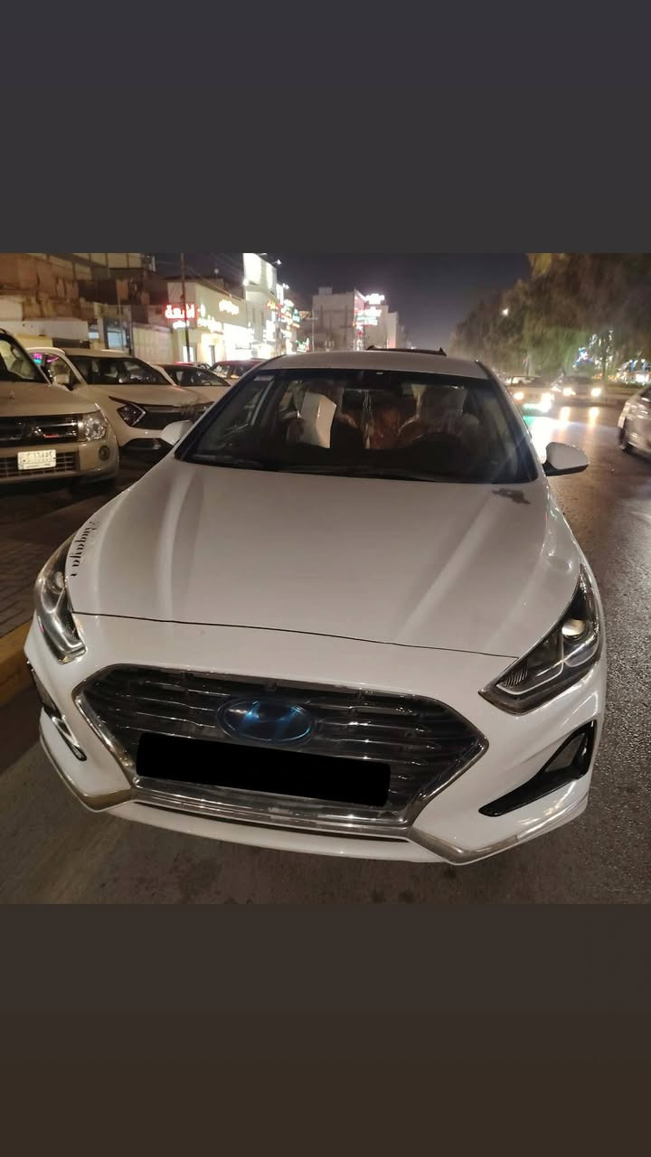 سلام عليكم سوناتا 2019امريكي سيارة ضربتها الباب الخلفي جهت السايق فقط الباقي كله مكفول كير محرك بحالت الوكاله محرك 2400 GDi جي دي اي سياره نضيفه بمعنا الكلمه مال جناي دواخله نضيفه كلش سعر السياره 145وبيها مجال حك الجيه رقم السياره بابل نكليزي الجديد عنوان الديوانيه ***********
