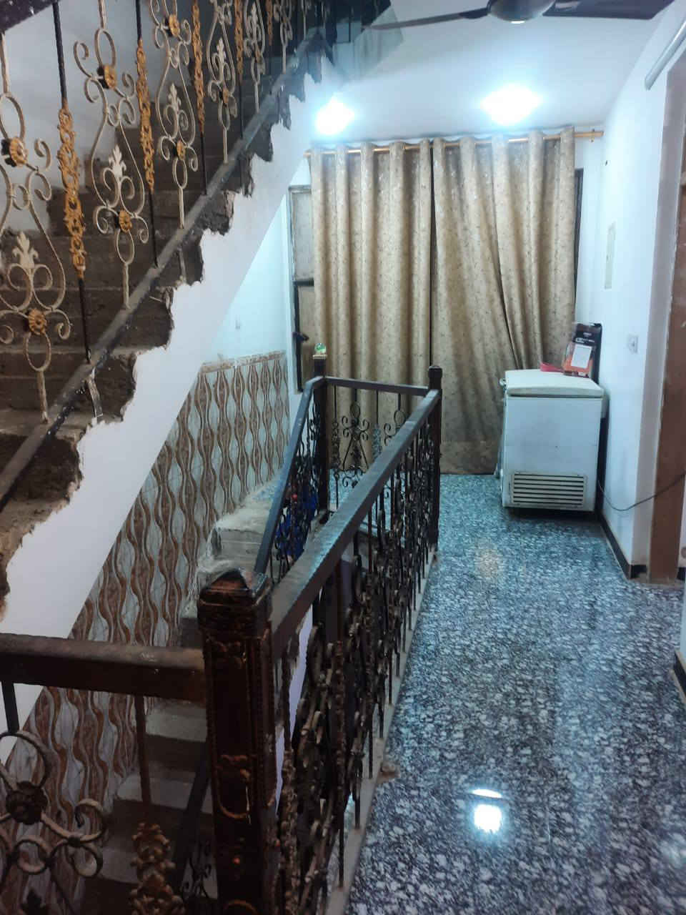 نصف قطعه 72 متر اماميه طابقين ونص مسلح حديث فول قطاع 39 السعر 132 بيها مجال للاستفسار *********** @الجميع مكتب ميسان للعقار
