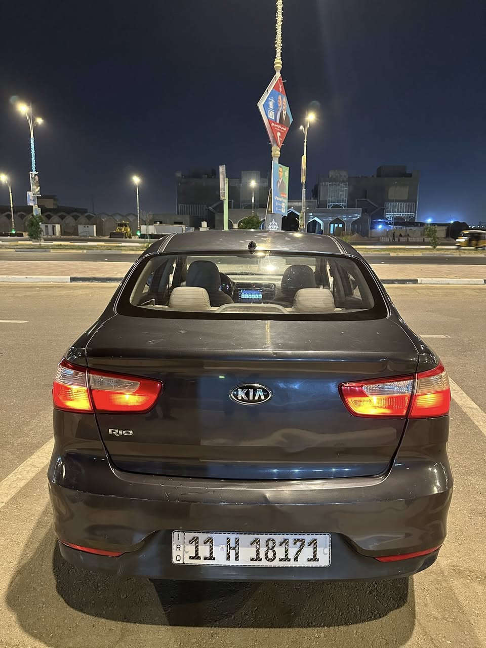 كيا ريو خليجي 2016
محرك 1600 دوش
رقم انكليزي بغداد 
هزه سنويه جديده  
السيارة بأسمي تحويل ثاني يوم 
اربع قطع صبغ 
سعر 87 ورقة و بيه مجال 
عنوان كربلاء
***********
