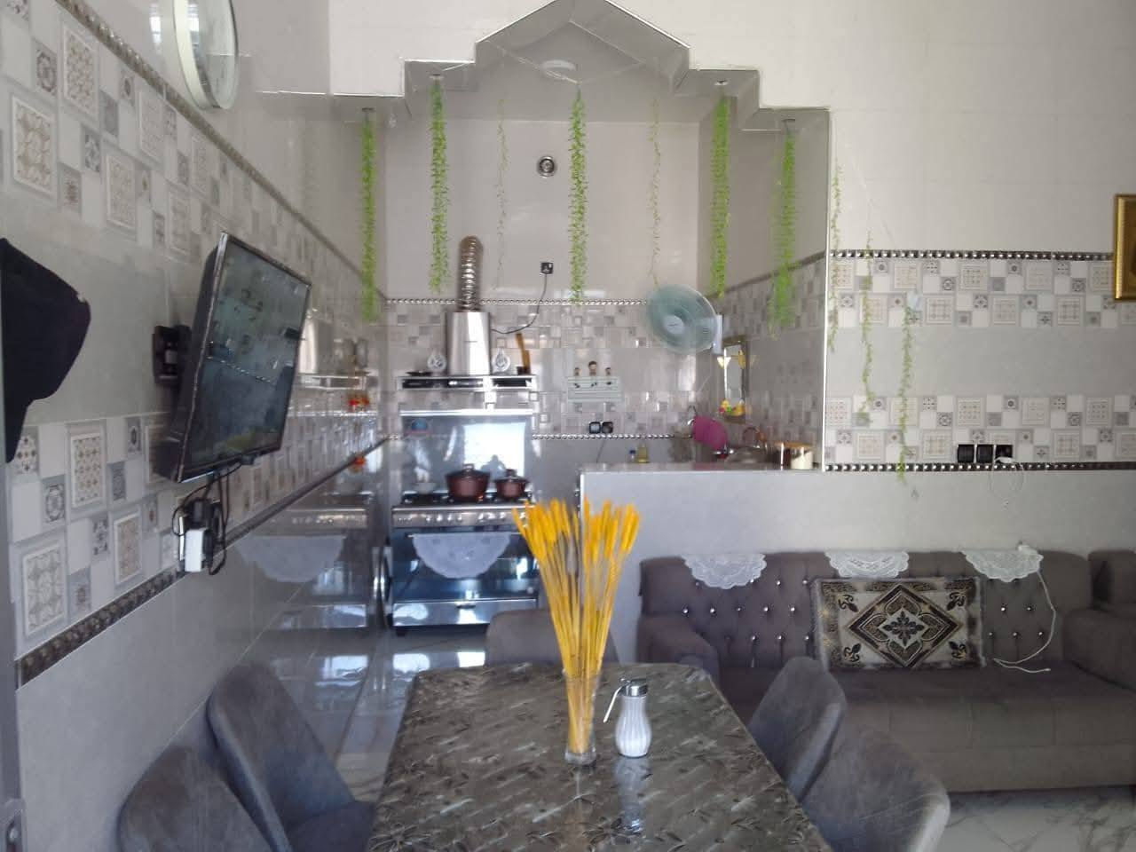 🏠 بيت للبيع – فرصة مميزة للسكن والاستثمار
🔴 الموقع: الخمسة كيلو – منطقة الحرية
📍 مجاور: مجمع عمر الراوي
🛣 الدار واقع على شارعين (أمامي وخلفي)
📐 المساحة: 240 م²
🏗 عدد الطوابق: طابق واحد
📄 جنس العقار: مفوض للطابو (برقم – فقط دفع رسم)
🛋 مكونات البيت:
▪️ غرفتي نوم
▪️ صالة
▪️ استقبال
▪️ مطبخ
▪️ حمامات داخلية وخارجية
✨ الموقع ممتاز وقريب من الخدمات
💰 السعر: 85 مليون 🔥
📞 للاستفسار:
***********
