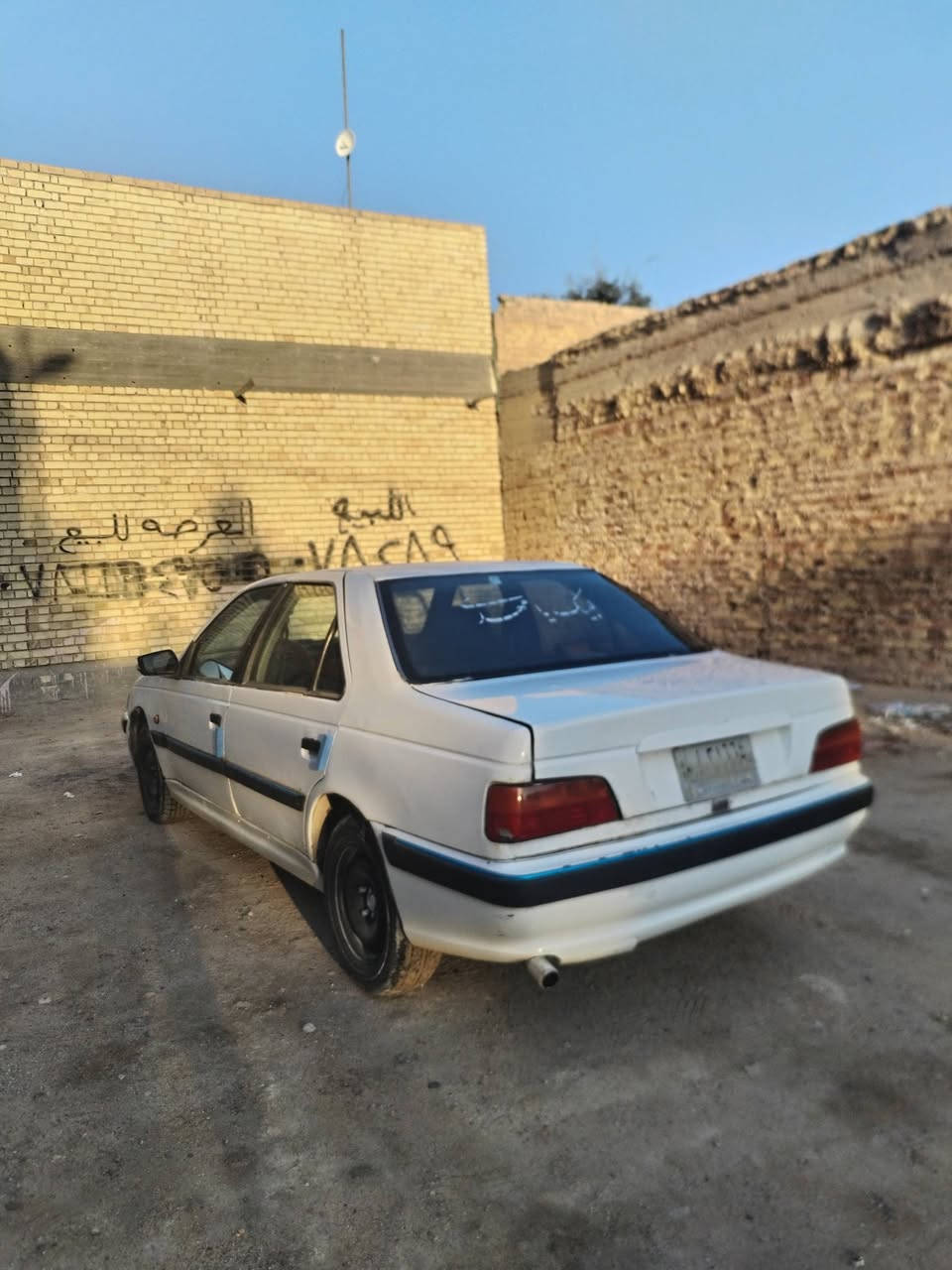 سلام عليكم سياره بيجو بارص للبيع مديل 2013 السياره بيهه البنيد مبدل والتبريد ما يشتغل بيهه خياسات قليله تجي تشوفهه بعينك السياره مكانه النجف الاشرف سعره 25 قفل قفل عليه غرامه 100 ينزل من سعره للاستفسار اكثر *********** واتساب فقط
