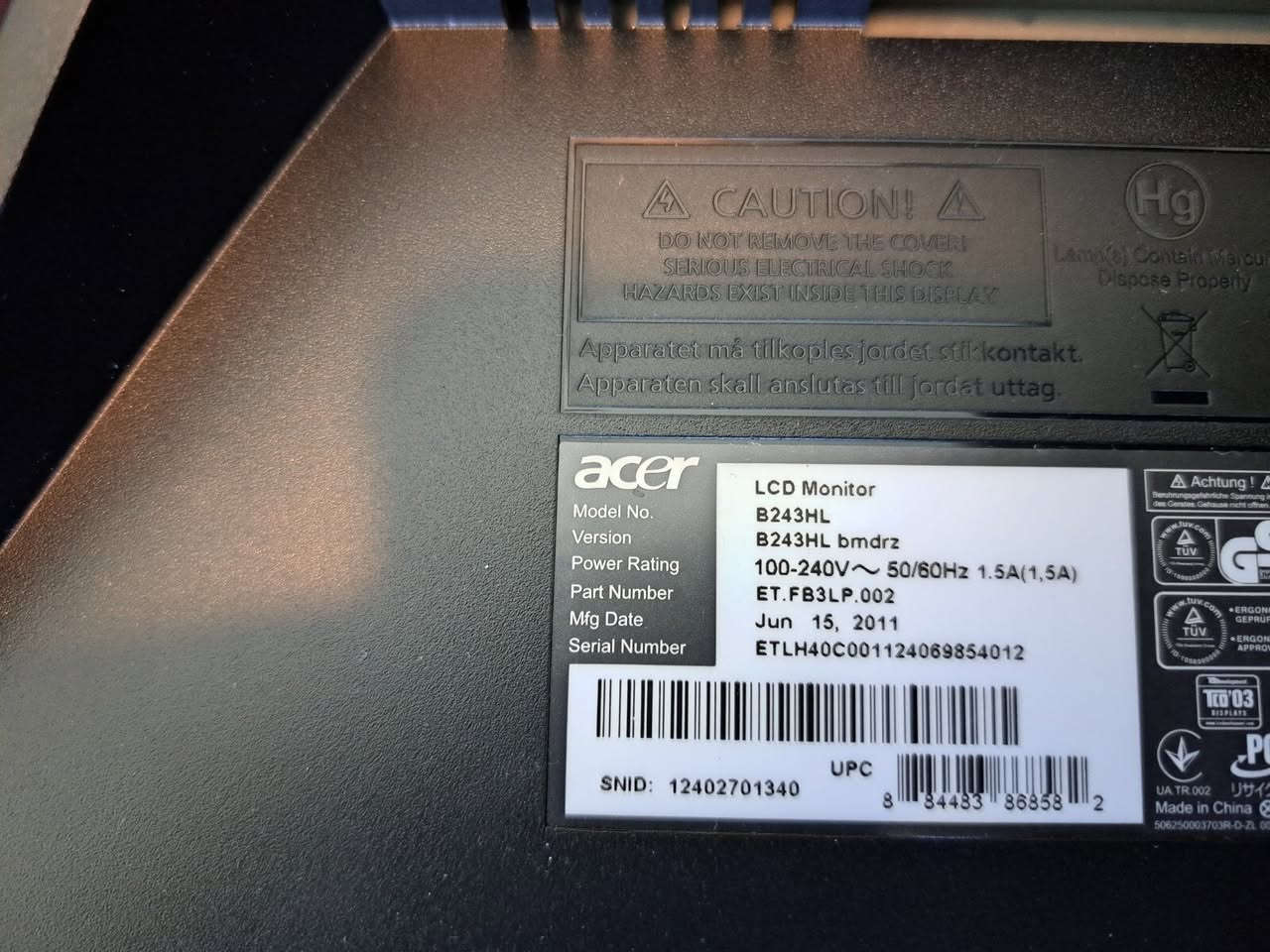 شاشة Acer B243HL 60Hz. زمن استجابة 5ms، ومنافذ VGA/DVI/HDMI، ستاند متحرك
حجم الشاشة: 24 بوصة (61 سم) عريضة (Widescreen).
نوع اللوحة: LED-backlit LCD (مع إضاءة خلفية LED).
الدقة: 
 Full HD.
زمن الاستجابة: 5 مللي ثانية بغداد, العراق


**إذا كنت صاحب هذا الإعلان وتريد حذفه لأي سبب، رجاءا أرسل رسالة إلى الدعم الفني**