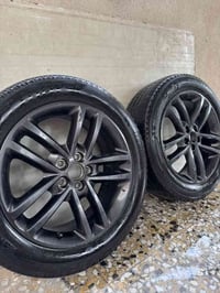 زوج وياله وتايرات بحاله جيده جدا مال فور ويل حجم 19 نضيفات وعليهن تاير...