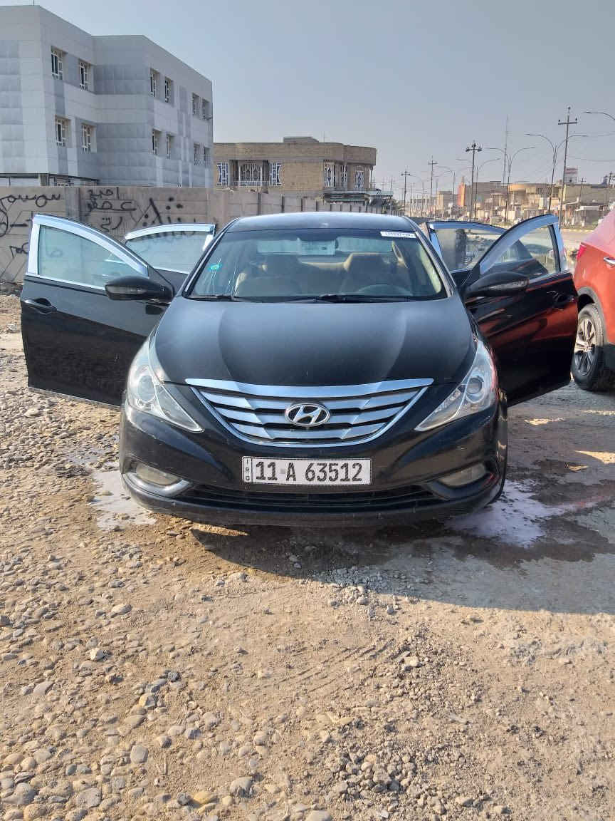 سوناتا 2011 لون اسود ضربته جاملغ امامي فقط بدون دواخل مكينه وكير وحدايه جديد شرط الفحص عليه ويل رياضي سياره خير من الله للاستفسار لاتصال على رقم : ‭0786 640 9991‬
