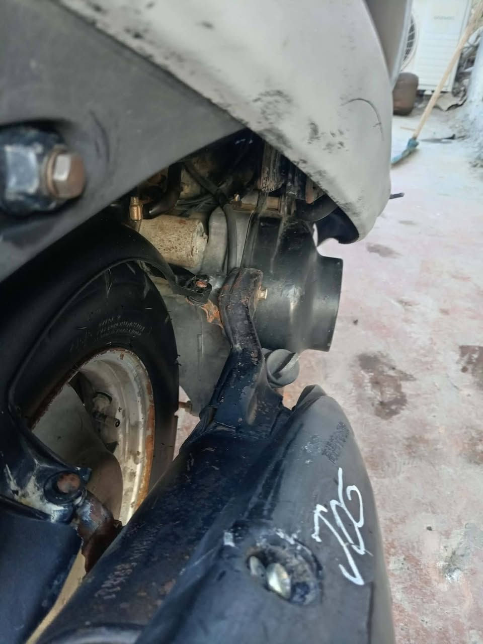 السلام عليكم ماكس منغولي كله بلاد ختم واحد واحد نضافه كدام عينك كامله سلف هندر ماكو اي نقص كهربائيات كله شغال وبلاد السعر 700وبيها مجال رقمي *********** وموجود خاص مكاني بابل محاويل حي 17تموز
