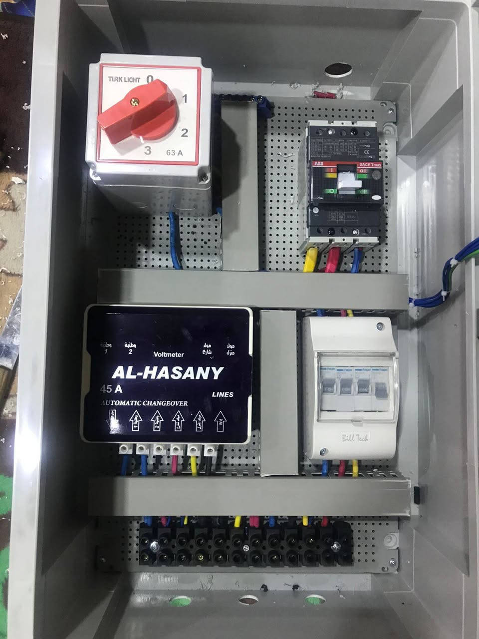 فني كهربائي
تأسيس + صيانه 
عمل بورد سيطرة 
عمل شبكة سقف 
تأسيس بوري + سيمز +مسطره
الحفر يكون بواسطة الكوسرة دون تخريب الجدران
المكان البصره 
للتواصل الاتصال على هذا الرقم 
***********
واتساب 
***********
