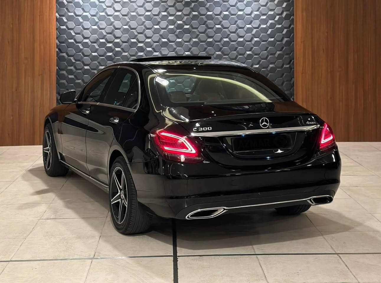 السلام عليكم 
بيع او مرواس 

‏ Mercedes C300 2019
  
فتحة 

ماوس

كشنات كهرباء

تدفئة كشنات

جنطه كهرباء

رادار امامي 

نقطه عمياء 

بصمه ابواب 

بصمة تشغيل

ماشيه 50 الف 

داخل جلد احمر 

لايتات زينون ٨ عدسات 

تخم جديد قبل شهر 

 وبعد بيها هواي مواصفات معروفة 

السياره وارد امريكي حادثها دعاميه خلفية وبنيد كلير من امريكا وصار بيها طخه خفيفة بل باب 

السعر 255 وبيها مجال بسيط 
مكانها المنصور  
***********

***********
