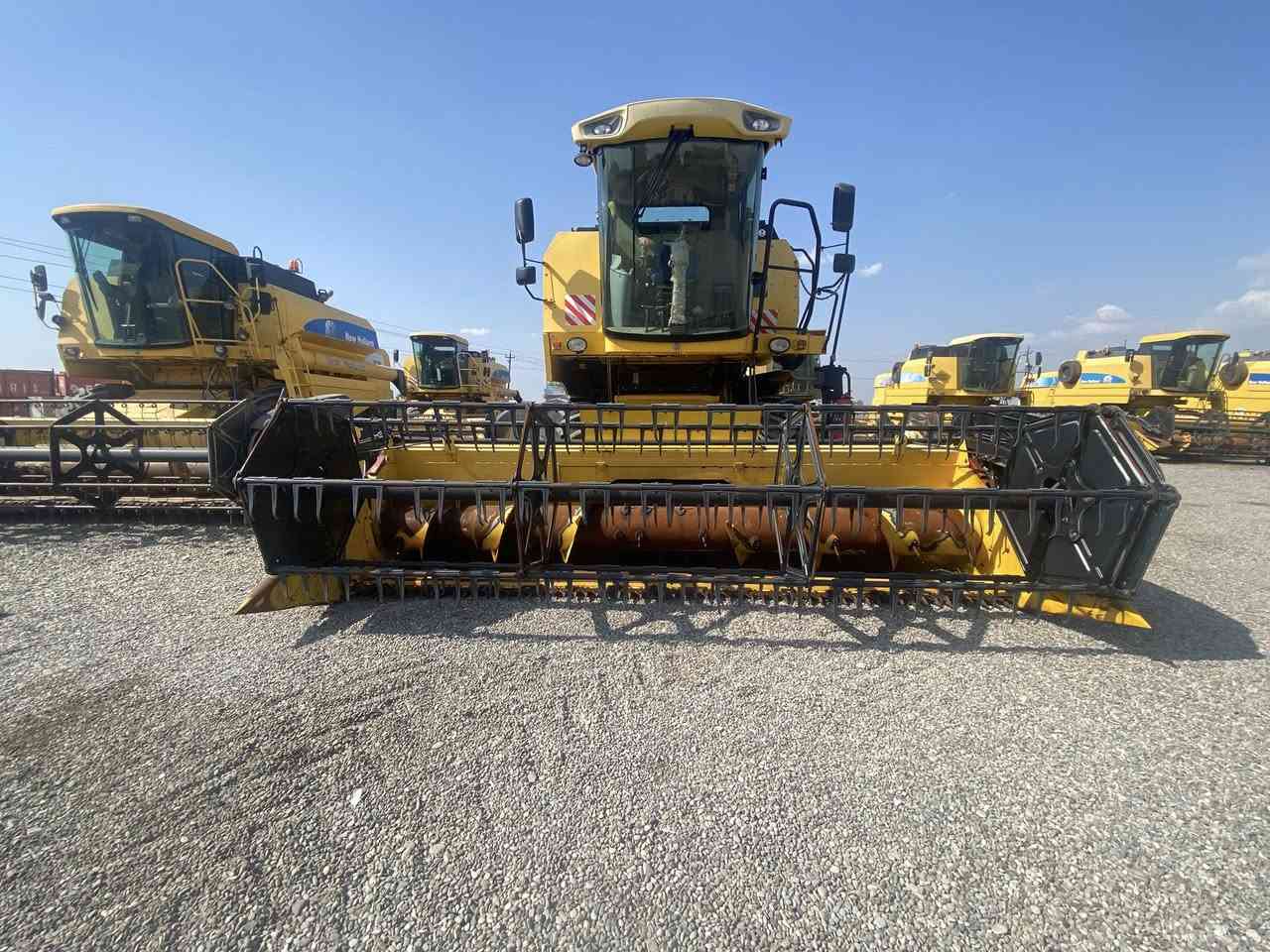 حاصودة للبيع
مواصفات :
*موديل 2014
*قايش 5040
*أوروبي بلجيكي اصلي
*مكفول كفالة عامة
العنوان : كركوك -قرب مطعم ميديا
رقم الهاتف :
***********
***********
New Holland
