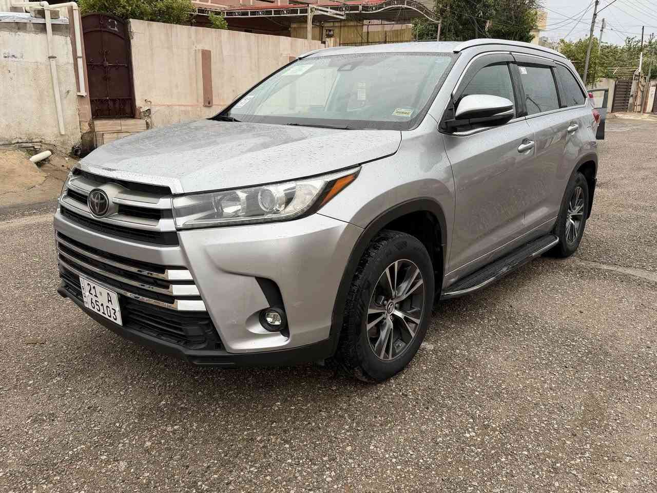 للبيع تويوتا هايلاندر موديل 2018 سعر 208$

ماشيه 77 ml

مواصفات Leمحسن 
بصمه 
شاشه جبيره 
داخل صحراوي 
كشن كهربائي 
فور ويل 4*4
تبريد مركزي 3 مقاعد 
رادار امامي 

ضرر السياره قطعه وحده جاملغ امامي صبغ ومكانين بارد ازغار بيها 
كير ومحرك شرط مامفتوح بدون اي عيب 
مكاني كركوك 
***********
***********
