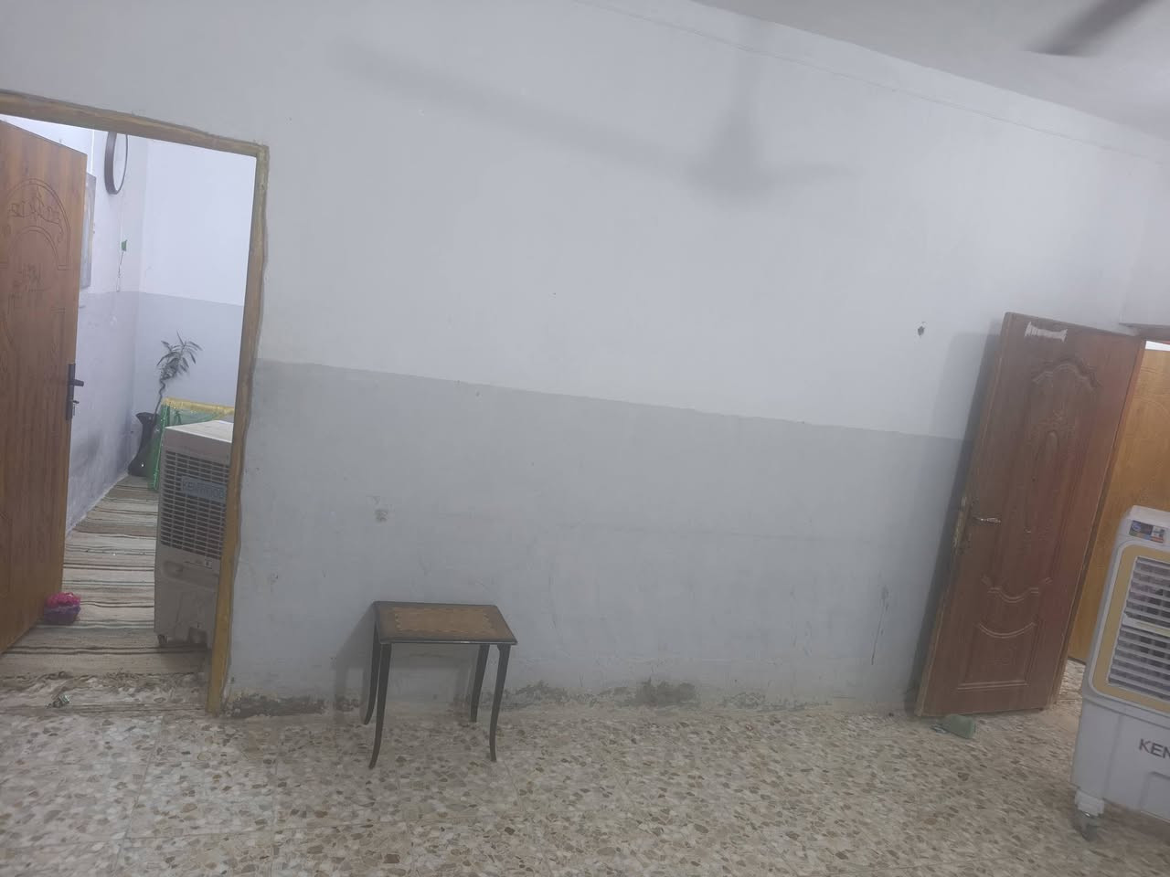 سلام عليكم بيت البيع مساحه ١٨٠+قطعه٧٢ زراعي كهرباء ومي واصل مقابيل ابو الشهيد ابو جكاره الله يرحمه من طلع من نهروان على يدك اليمن
                          ***********
