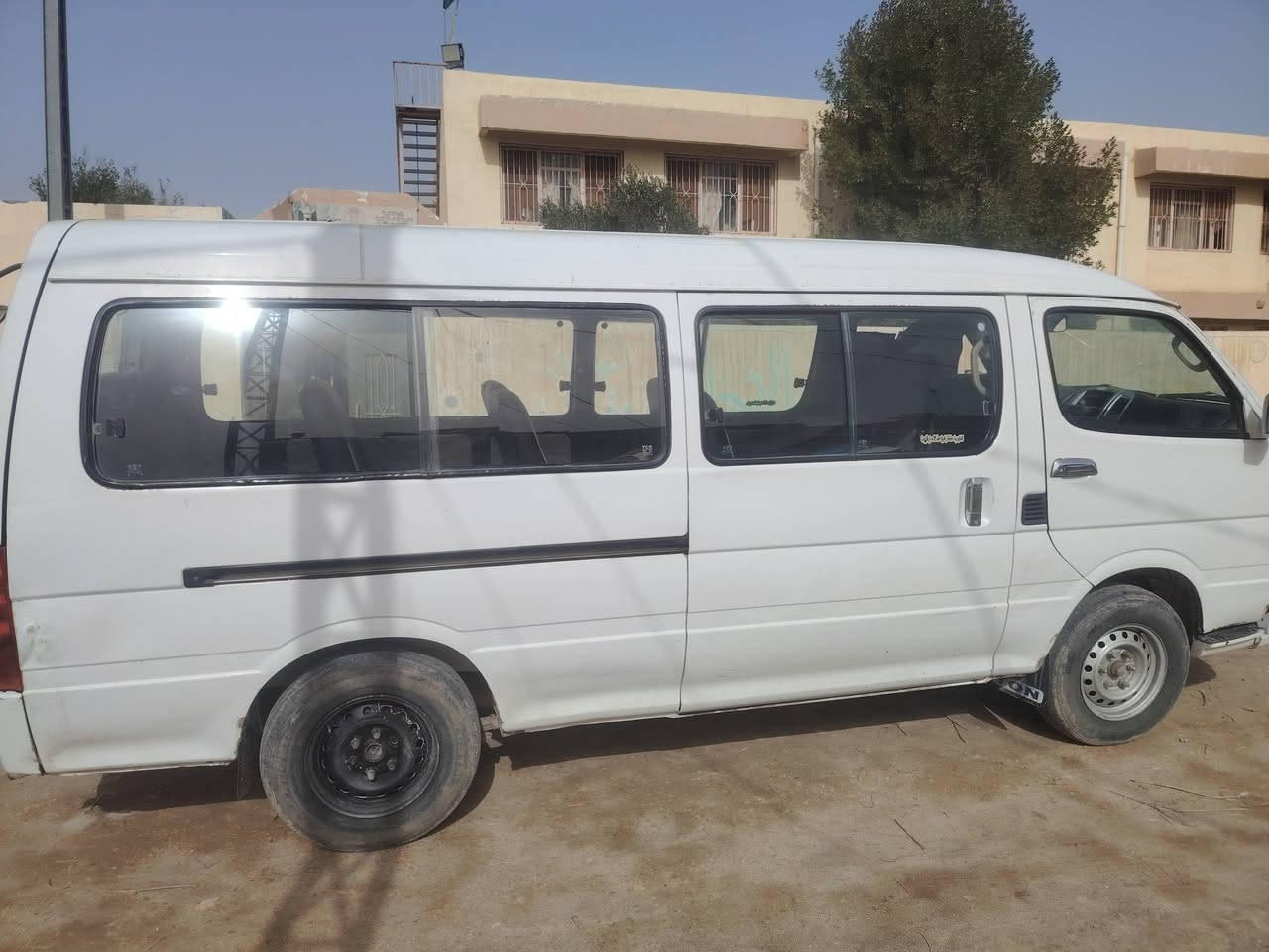 السلام عليكم
سياره جنبي للبيع سيارة محركه اقل من شهر من شاده غرفه نظيفه تخم تاير جديد السعر 80 وبيه مجال مكان النجف
***********
