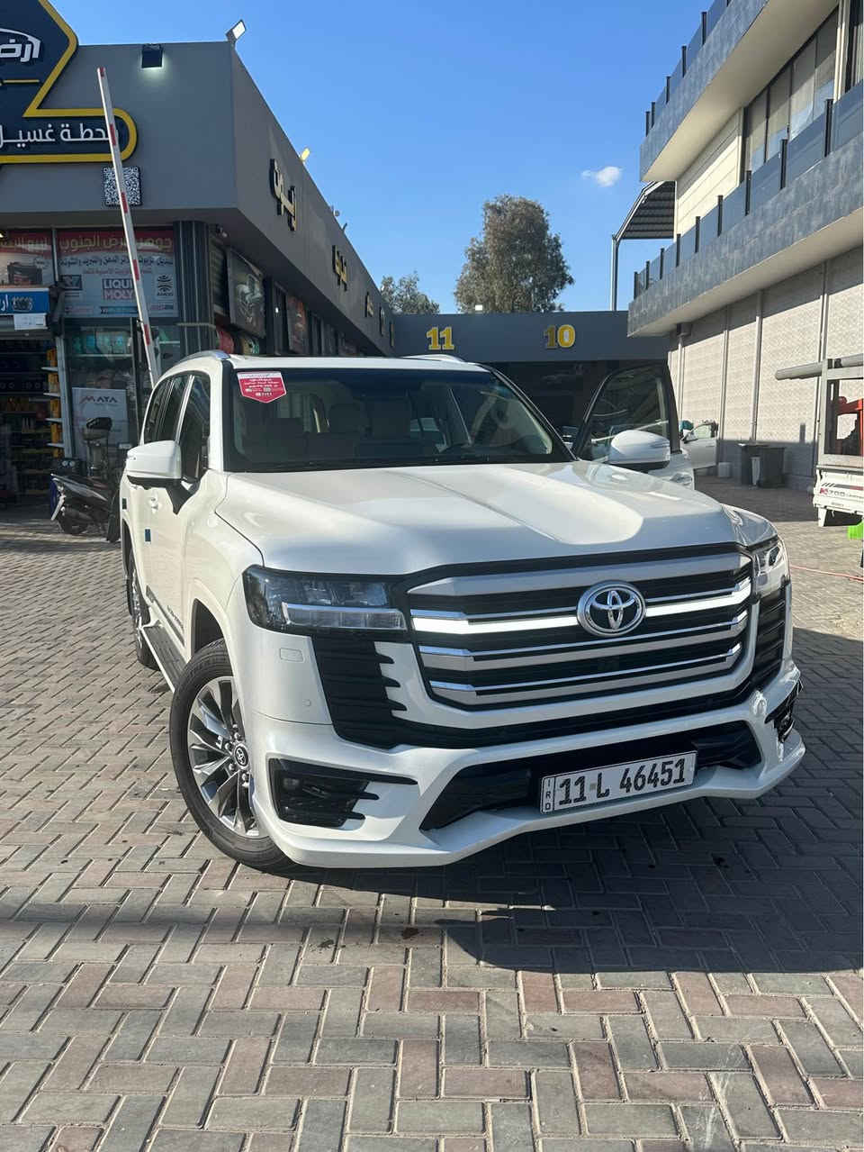 السلام عليكم لاندكروز للبيع 2024 رقم بغداد ساز لمتد اصل بعدها بالضمان كل تبديلاتها وامورها بالشركة ماشية 40 الف كيلو حقيقي شرط بأسمي تحويل مباشر مواصفاتها فول لد بالشباك لحاية اصلية كلها مال لمتد  4 كامرات 360 شاشات 3 تطبيق السيارة مكفولة كفالة عامة عدا بيها شخوط بسيطة بالدعامية السعر 715 وبيها مجال للتواصل *********** Colombo, Sri Lanka
