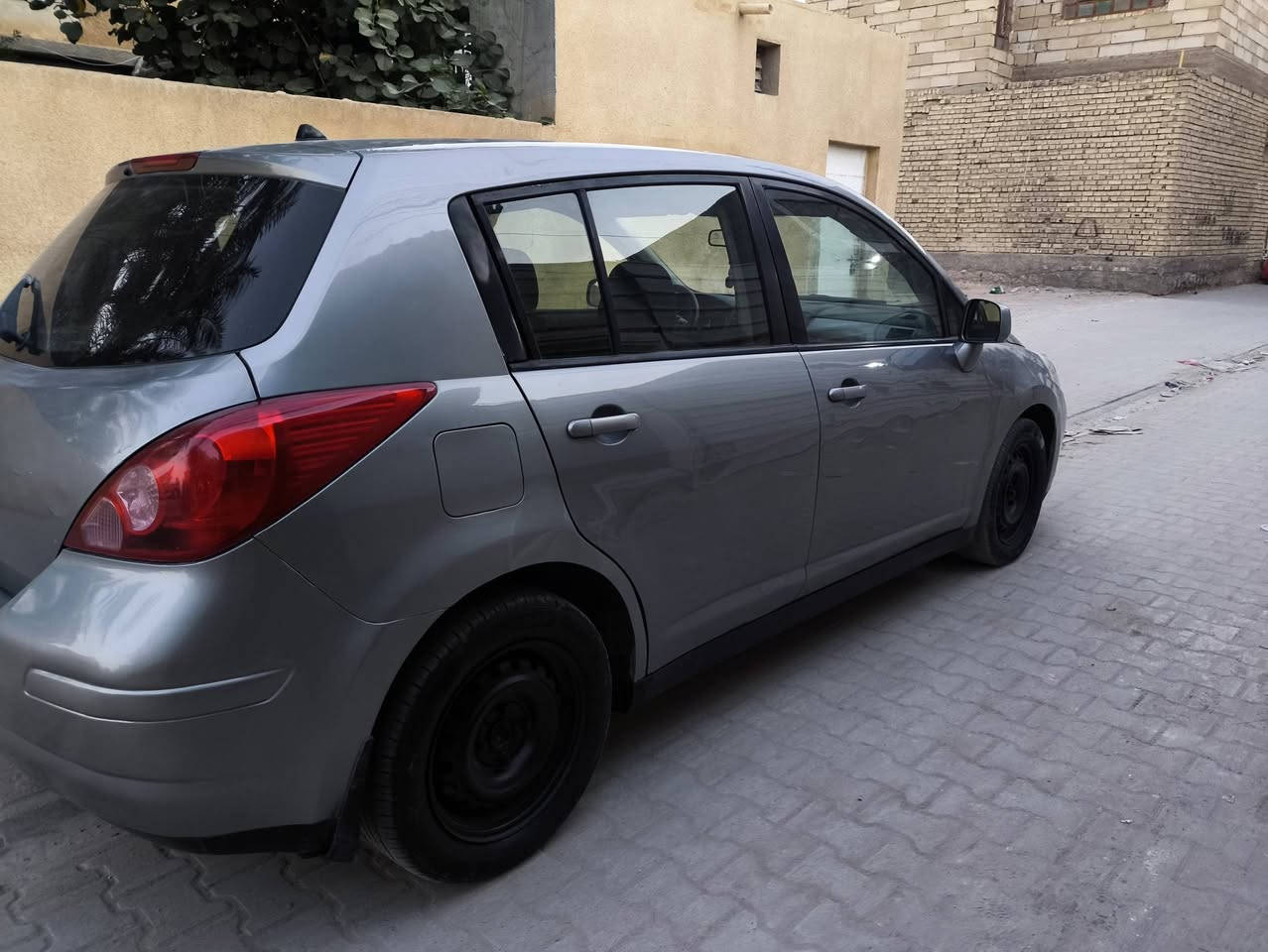 للبيع نيسان فيرسا موديل 2009 بيها 3قطع صبغ بدون دواخل كير والمكينة جاهزات مابيها نقص السيارة رقم بغداد تحويل مباشر السعر 58 مكاني كربلاء للاستفسار ***********
