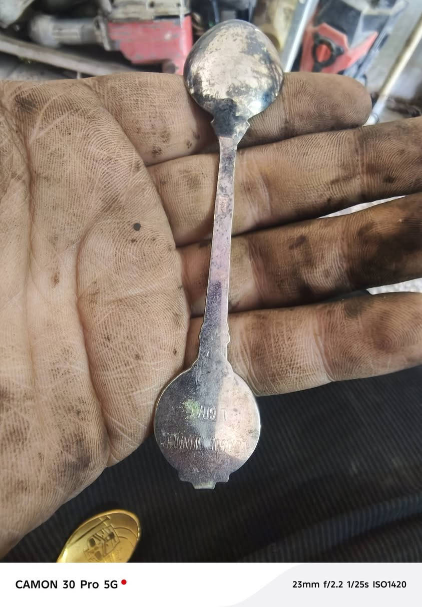 انتيكات واعتقد فضه بيهم  مامتاكد منهم


**إذا كنت صاحب هذا الإعلان وتريد حذفه لأي سبب، رجاءا أرسل رسالة إلى الدعم الفني**