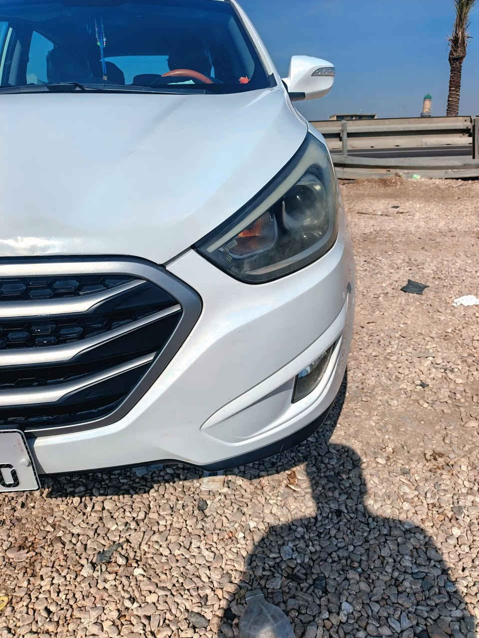 البيع البيع . هيونداي توسان خليجي
1.موديل :2016 شكل15
2.محرك:2000دوش
3.ماشيه:123الف حقيقي
4.كير ومحرك على وضع الشركه
5.رقم:بغداد الانكليزي بسمي
6.السياره:كفاله عامه من صبغ وتبديل . ملاحظة بسيطه السياره بيه بعض الكارتات 
7.موصفات :شاشه كامره اشاير بلمري هند بريك رجل دك جرس من تعبر 120 موصفات التوسان المعروفه 
8.السعر: 167 وبيه مجال الطيبين
9.العنوان:بابل حله ناحية النيل
10.رقم الهاتف :***********
