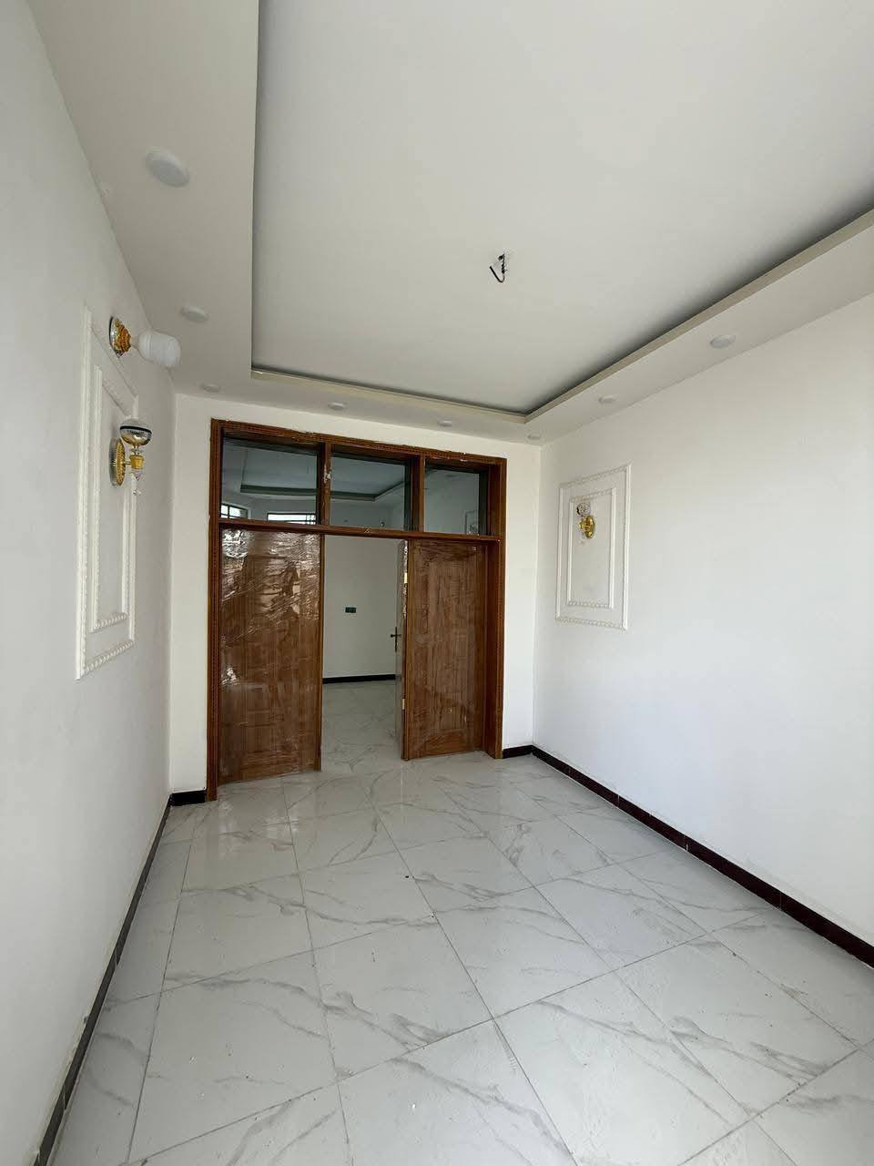 السلام عليكم بيت للايجار 100 متر
ملحق قرية الغدير عمود 310

ما نازل بي اي شخص هسه طلع من المقاول بيت كامل

تواصل
***********
سعر الايجار 250 الف للشهر
