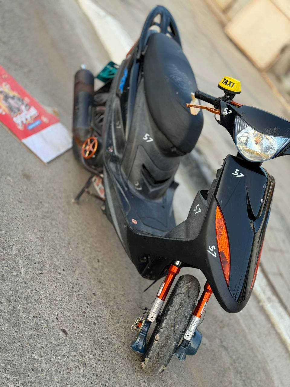 السلام عليكم شباب دراجه للبيع الدراجه كامله ما نقصها شي ابد دراجه 55 بلاد ما ملعوب بيها علا حطتها بيها تزويد هواي شيال دبلات إماميه دبل خلفي صالنصه صجميه صطاب قيق فلاوين قاعده رقم قطره اكسل اصابع قيق عنبار كلجات قبق كلجات شوته اربع ولفات كابريته سكنس سبايدر اربعه ولف وبيها ويلات بيها مشيف وبيها تكسي وستاند موبايل***********,المكان قضا القرنه السعر مليون و150
