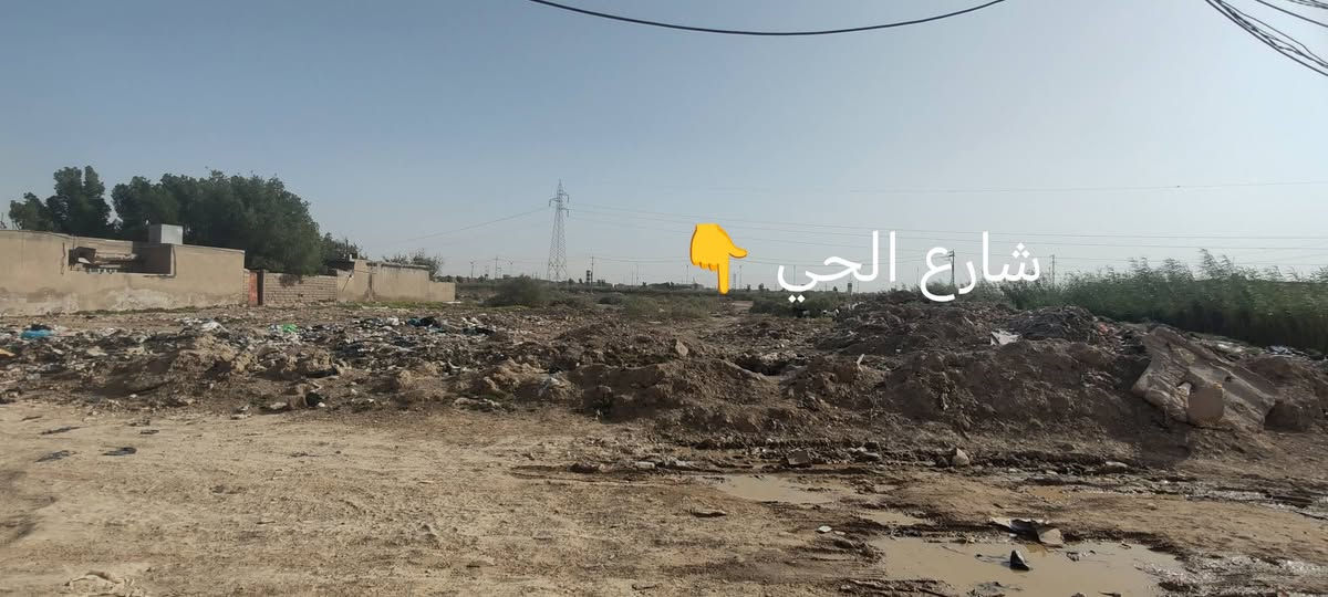 بيت 200متر +مشتمل 100متر +قطعه 80متر مسيجه ركن من ظمن النواب الظباط حي الجوادين وجها ع شارع الحي 
المشتمل حاليا مأجر
سعر 55 قفل تقاصيل اكثر ع خط ***********
