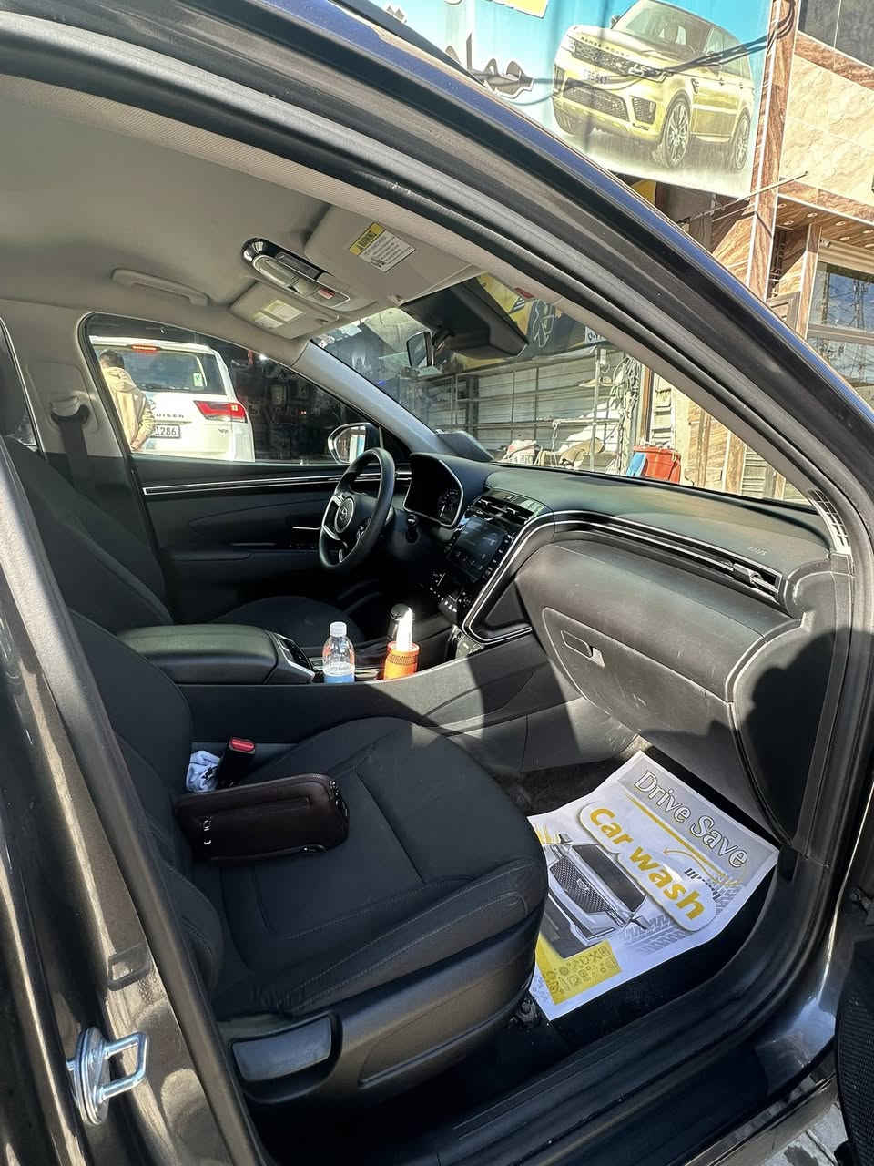 السلام عليكم 
توسان هونداي

2024 ضرر السيارة بل منشور 

السيارة بسمي رقمهة بغداد

لونهة رمادي 

دفع رباعي 

مواصفات السيارة

ابواب بصمة+شتغيل عن بعد 

تحديد مسار 

شاشة كبيرة كار بلي

كشنات حار 

رادار بل مري

تبريد لمس 

كشن كهرباء

جنطة كهرباء 

توقيف ذاتي

مكينة2500 تنفس طبيعي

 سعر 185 وبيهة مجال 

عنوان السيارة بغداد الامين  + شارع الضلال (ما متواجد خاص)

***********
