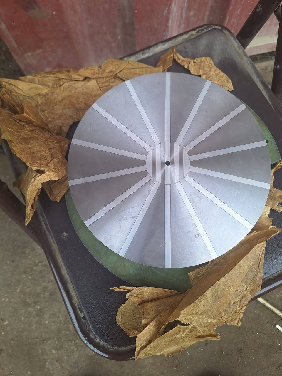 السلام عليكم عينه مغناطيسيه للبيع قطر تسعه انج جديده للاستفسار ***********ابوعلي كربلاء
