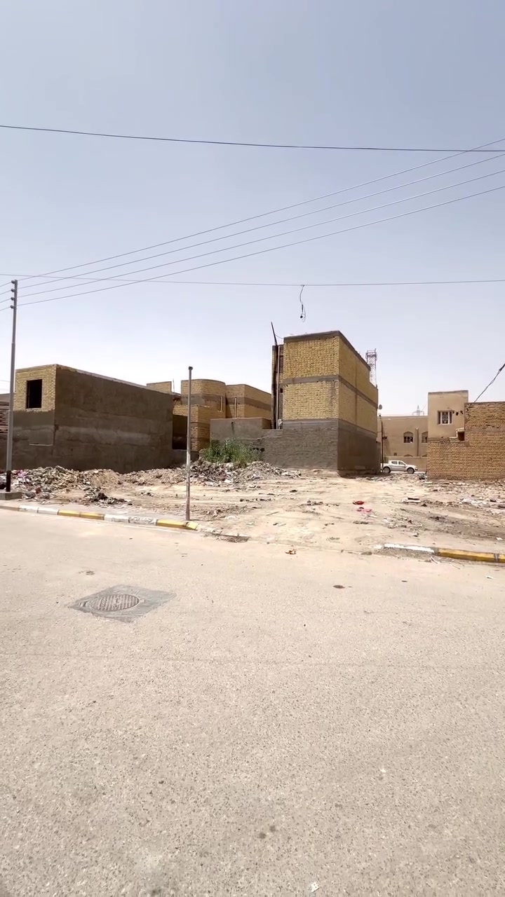 قطعة  للبيع في منطقة الحكم (خلف اللجان الطبية مباشرة) - بيع مستعجل 🚨.
إعلان رقم (197) 
#المساحة: 200 متر.
#الموقع: بداية المنطقة ومميز جداً.

💬 تريد السعر؟ علق بكلمة (الخبير) وتجيك التفاصيل خاص.

📍 مكتب الخبير العقاري: حي الصدر - تقاطع النادي الرياضي - مجاور كباب الخليج.

📞 للتواصل: محمد سالم (tel:***********)
