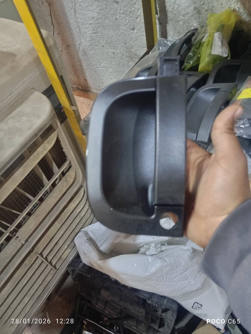 محلات بيت باشخ كسرة وعطش
محلات بيت باشخ كسرة وعطش اختصاص كيا بنكو 3 كل الموديلات يوجد توصيل كافة المحافظات 
***********
