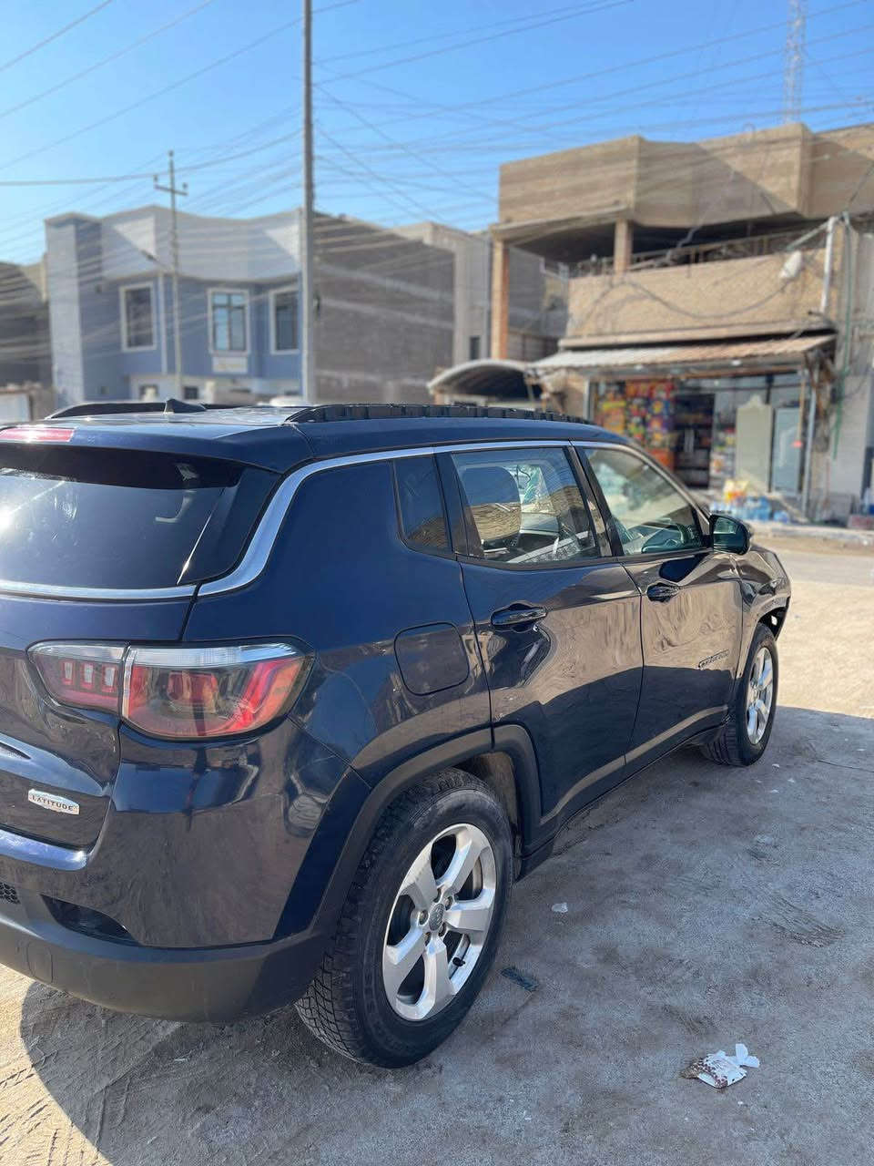 جيب كومبارس 19 صور الحادث بالمنشور وبيه ضربات خفيفه يعني باقيه ع وضعه مامصلحه وبيه اماكن صبغ اثر الجراد فقط كير ومكينه مكفولات اللغود وشواصي مكفولات ايرباك بس الدركه ضارب 
سعره 110وبيه مجال  
*********** البصرة, العراق
