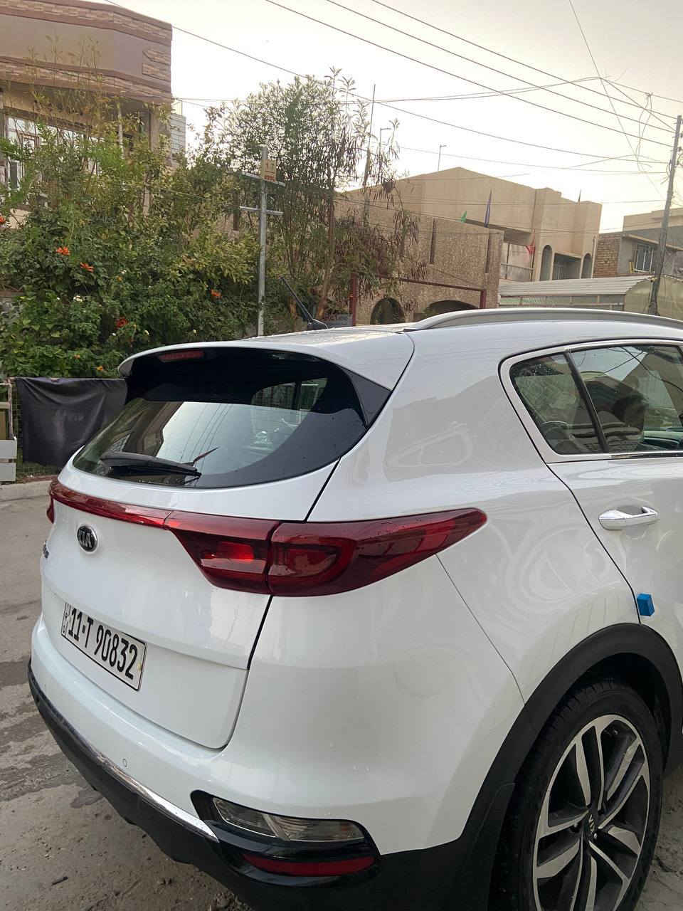 السلام عليكم
كيا سبورتج 2019للبيع 
ماشية 53الف 
مكفولة 
مكان السيارة بغداد  حي الجهاد 
تحويل ثاني يوم  بأسمي السيارة 
رقم حديث الدولي بغداد 
السعر 205$(شدتين وخمس أوراق)
***********
