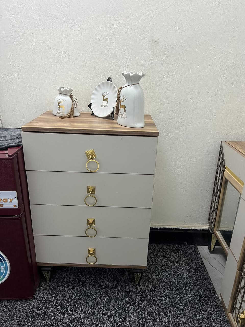 غرفة تركية للبيع للتواصل ***********
المكان النجف الاشرف
