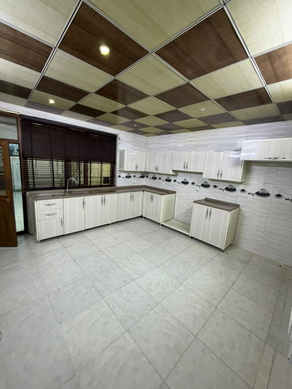 دار للاجار فرمان بران قاطع أمر لواء  طابقين بي سبلت وكاونتر
سعر الاجار 450 الف

***********
***********
***********
