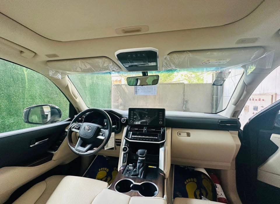 اللهم الصلاة على محمد وآل محمد 
لاندكروز زيرو   موديلها ٢٠٢٤.       مغلفه PPF ضمان 10 سنوات
GXR LlMlTED بريم اصل 

* رقم بغداد دولي بسمي 
* ⁠الفئه LIMTED.  GXR. ( بريم اصلي وفصل  ) بدون برده
* محرك 6 سلند (4000) 
* ⁠العداد ( الف و٥٠٠ يعني زيرو بعدها ) دعاميات كت (لحاية) 
* سايد بريك اوتو * بصمة تشغيل* بصمات ابواب *
* ⁠تطبيق 3 شاشات 
* ⁠شاشة كبيرة اصلية (نفكيتر)* ⁠شاشات خلفية عدد (2) 
* 5 كامرات (360 درجة) محيطيه * فتحة سقف (سلايت) *
كراسي كهرباء * ⁠كراسي تبريد 
* ⁠دفع رباعي (4 * 4)* ثلاجة وسطية * جنطة كهرباء 
* ⁠تبريد شاشة * ⁠تحكم ستيرن  * ⁠داخل صاج * تشغيل عن بعد * ⁠شاحن واير ليس
* داخل جلد بيجي * ⁠حساس امامي خلفي  * ⁠مري طي كهرباء * ⁠ *  * ⁠ترايش ابواب نيكل * 
وقليل منها البريم الاصلي  لمتدد gxr بدون برده خلفيه

مكاني بغداد ورقم بغداد.   

***********
