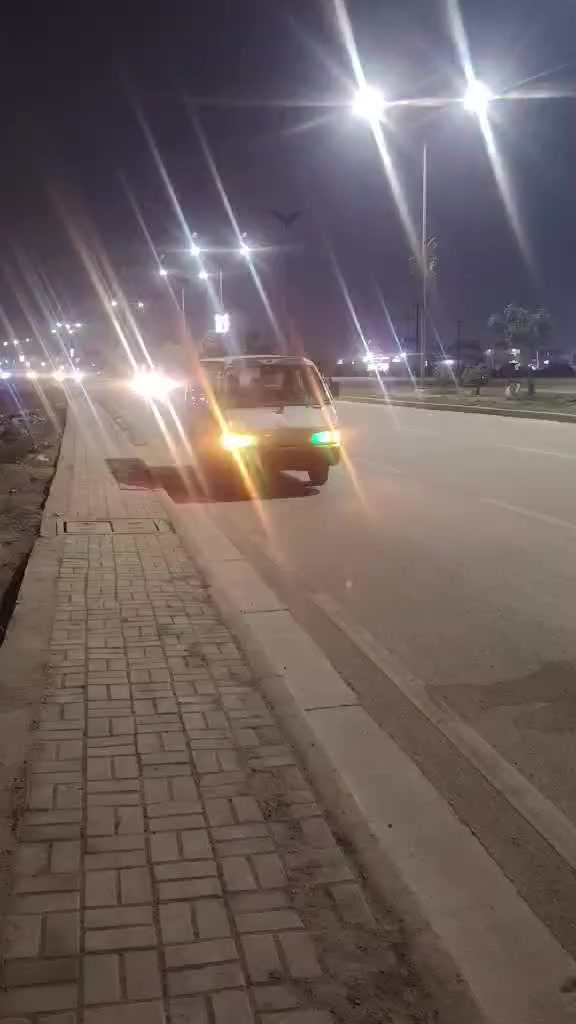 السلام عليكم كيه بسته للبيع موديل 94 سنويه نافذه سنه شواصي بلاد كير اكسل مكينه خير  من الله تخم تاير كهربائيات كلها شغاله مصفره هيه وغرامات السعر 38  المكان كوت شارع النفط الشراي يتصل ***********
