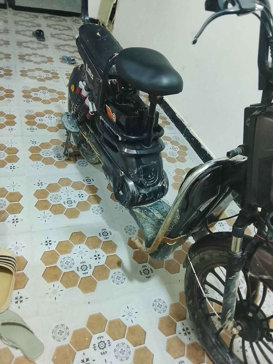 السلام عليكم دراجة شحن موديل 2025بطاريات وبيها مجال للطيبين  جديده  دراجه شحن ماتعبانه ههواي نضيفه بطاريات نروح ونجي نكول جديده وخوش بطاريات 5بطاريات كفراتهه جديده والاستفسار على رقم *********** Singapore
