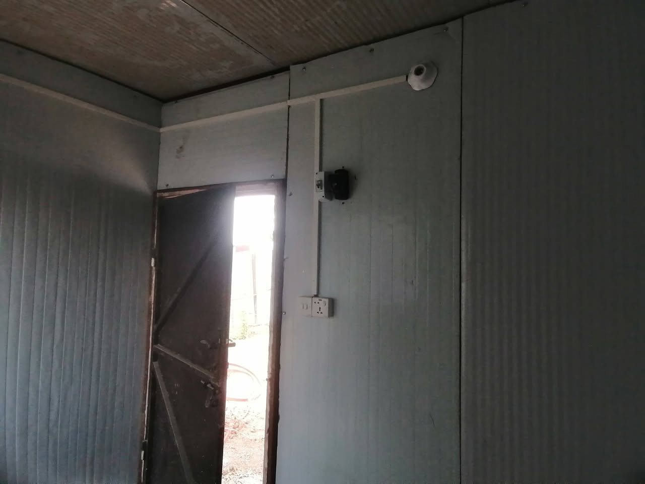 كرفان تسكام حديد شيلمان ثقيل ماس كهربائية ومسلط ما مستعمل ولا دقيقه ..ارتفاع 2.75 متر  ..عرض 2.50 متر  ..طول 300متر ..مكان ديوانيه. سعر خاص


**إذا كنت صاحب هذا الإعلان وتريد حذفه لأي سبب، رجاءا أرسل رسالة إلى الدعم الفني**