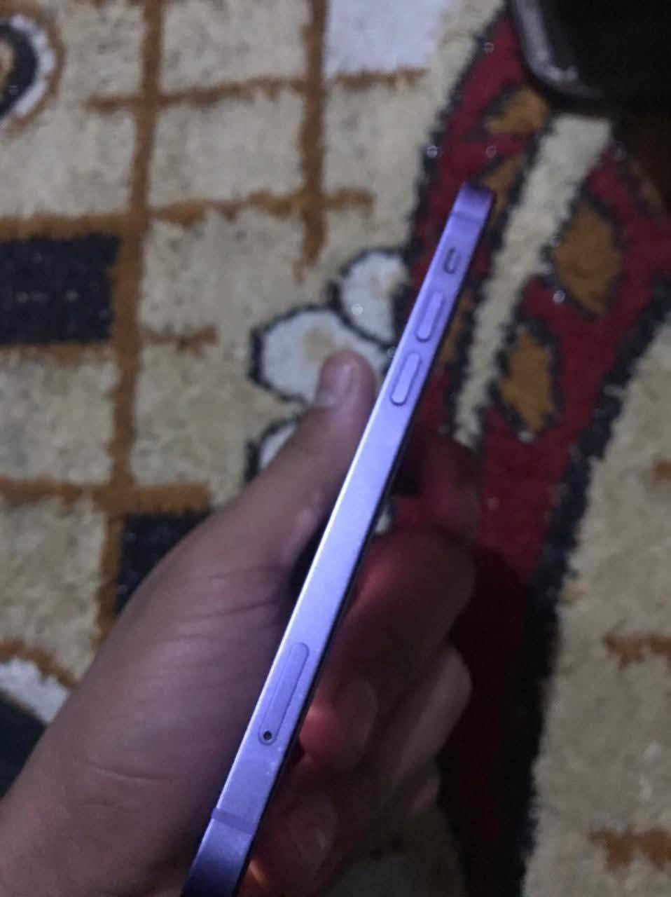 السلام عليكم اخوان 12 عادي للبيع ذاگره 128 بطاريه 78 مبدل شاشه اصليه الوان الشاشه حلوه ضهر مفطور بس ممأثر السعر 270 وبي مجال مگان اديالى الخالص حي العمال ***********
