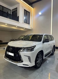 ٢٠١٧ • ١٧٠٠٠٠ كم • أبيض داخلية صفراء