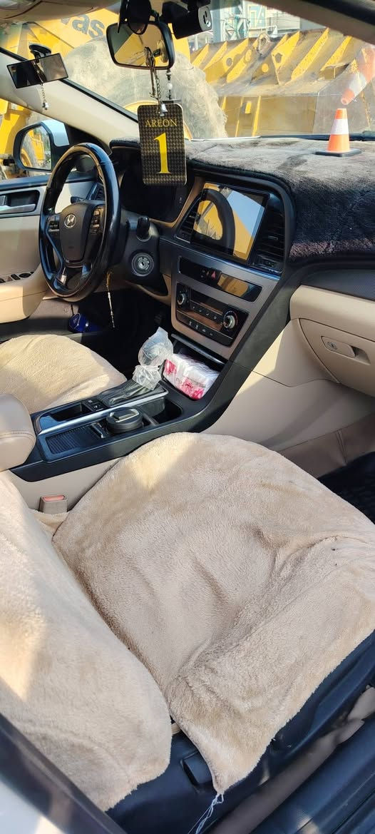 اسلا عليكم
سوناته خليجي موديل 15مكفوله كفاله عامه 
كير مكينه شرط 
مكينه 2400 
تبريد قطعتين 
كشنات جلد 
كشن كهربائي
نظام سبورت
دبل اكزوز 
تحكم ستيرن
مثبت سرعه 
رقم بغداد بسمي
 السعر 153
مكان السياره الديوانيه قضاء الشاميه 
***********
