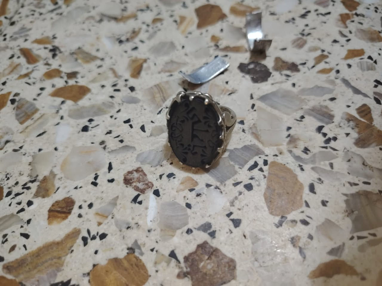 السلام عليكم محبس وحلقة مكسرة للبيع قيم انت بل يرضي بي الله واخذهم مع هدية بس قيم بل يرضى الله لين لا عباس ابو فاضل وحق القرآن محتاج واريد اجيب علاج لمي ورايد ابيعهن عليكم العباس لحد يقصر


**إذا كنت صاحب هذا الإعلان وتريد حذفه لأي سبب، رجاءا أرسل رسالة إلى الدعم الفني**