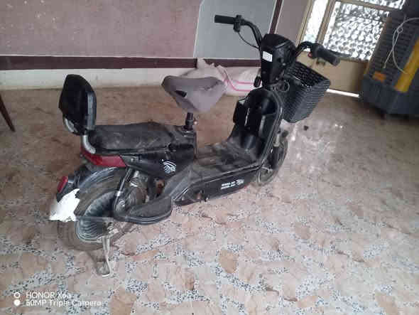 دراجه شحن كامله سعرها 170 مكان بهرز ابو خميس ***********
