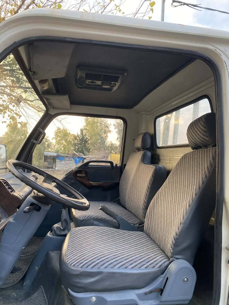 ئەمیکۆ مۆدێل 2006 ڕەقەم هه ولێرە سەنەوی بەسەرچوەبێ دەعم وبێ لێدراوییە کوشنو گاعی تازەتێ گیراوە توانای هه ڵگرتنی  7طن ی هه یە بیلادوینجی هه ڵ ڕشتنی هه یە و دەکرێ بە بۆدی لەئێستادا لۆرییە بۆتەنکەریش ئەبێت قوەتێکی باشی هه یە مەکینەوگێڕوعەکسلی بەشەرت بێ بوخارە تەنهاپۆڵیشو قەڵەم کاری دەوێ ...م...
*********** السليمانية, العراق
