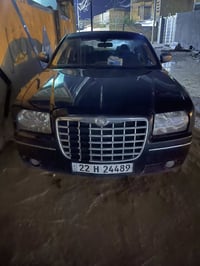 كرايسلر ٣٠٠ • ٢٠١٠ • العماره