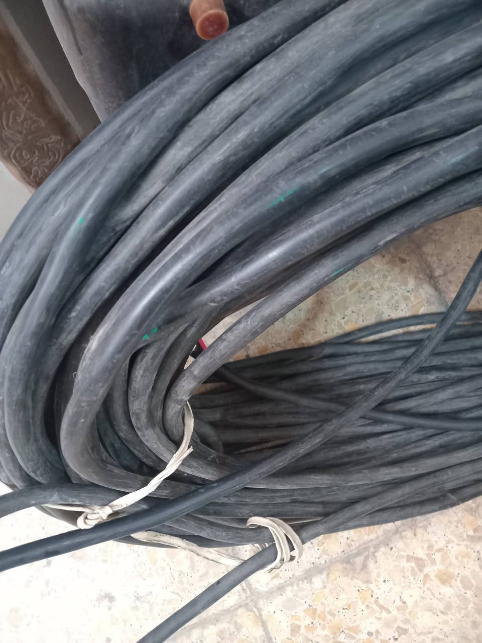 كيبل للبيع  2×6 اردني طول 87متر  بغداد  البلديات  الاتصال***********
