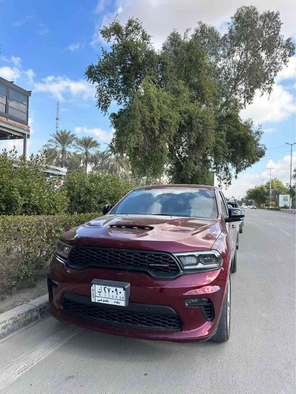 دودج دورانگو RT VIP (2022) ❤️🔥
⭐ فول مواصفات
🚗 ماشيه 45000 ميل

⚙️ المحرك HEMI 5.7 لتر V8
🛋️ كشنات شامو + جلد منفصلة
📱 شاشة كبيرة تدعم كار بلاي وايرلس
🔌 شاحن تلفون ماك سيف وايرلس
🔊 سستم صوت فاخر الباين
🚪 باب خلفي شفط (Power Liftgate)
♨️ تسخين مقاعد أمامي وخلفي + ستيرن
📟 حساسات أمامية وخلفية
🧵 دشبول كاربون فايبر بخيط أحمر دبل
💡 إنارة مخفية داخلية Ambient Light
🗣️ نظام ألكسا Alexa Built-in
⚡ نظام توفير الوقود + سبورت مود
🪞مري جانبيه تحذير مسار و تدفئة
✔️ حالة السيارة: حادث جاملغ فقط بدون إيرباك ومكفولة شواصي والغد 100%
بيها تكحيل اصبع بل باب الخلف الصدر و بيها تكيل بل تكمه اصبع واحد  مال نقل بل حاويه وتكحيل بل جاملغ الامامي 

السعر: 32,000 $ بيها مجال
مكان تواجد السيارة: بغداد
رقم صاحب السيارة: *********** بغداد, العراق
