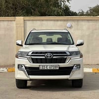 لاندكروز 2021  بحريني فول مواصفات  خليجي مكفول  من كلشي  ماشيه 68  الف...