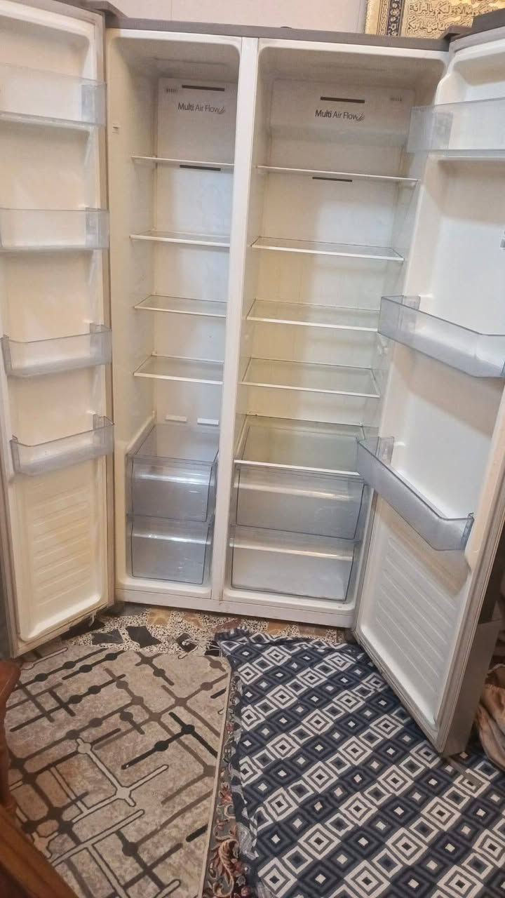 ثلاجه للبيع نضيفه كلش تجي تفحصه مكان كربلاء روضتين  سعر 350وبيه مجال  *********** متواجد واساب
