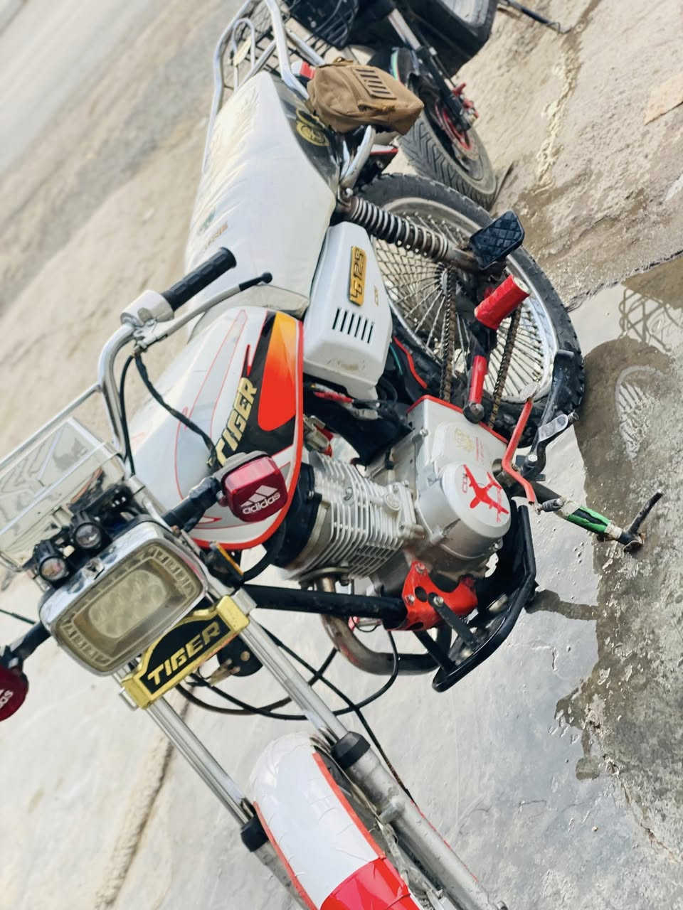 السلام عليكم
تايگر 2020للبيع

محرك مفتوح(مبدل بستم)

كهربائيات كلهاا شغاله

نشاط فول

الموطور خير من الله

السعر 425بي مجال

***********
