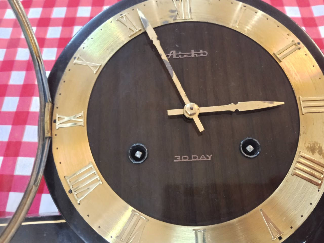 ساعة فنتج منضدية ياباني
الصناعة قديمة مابعد الاربعينات من القرن الماضي
وارد اليابان...نظافة عالية
غير خاضعة للتصليح والصبغ والصيانة
تكويك 30 يوم
رنة واحدة في النصف ساعة ورنتان كل ساعة..النظام القديم.
خشب فورميكا قابل للتلميع
الماركة مشتهرة على النت
سعرها مطروح في المزادات كما مرفق في الصور
السعر 125 الف ويوجد توصيل
مكاني الموصل.الحجز على الخاص


**إذا كنت صاحب هذا الإعلان وتريد حذفه لأي سبب، رجاءا أرسل رسالة إلى الدعم الفني**