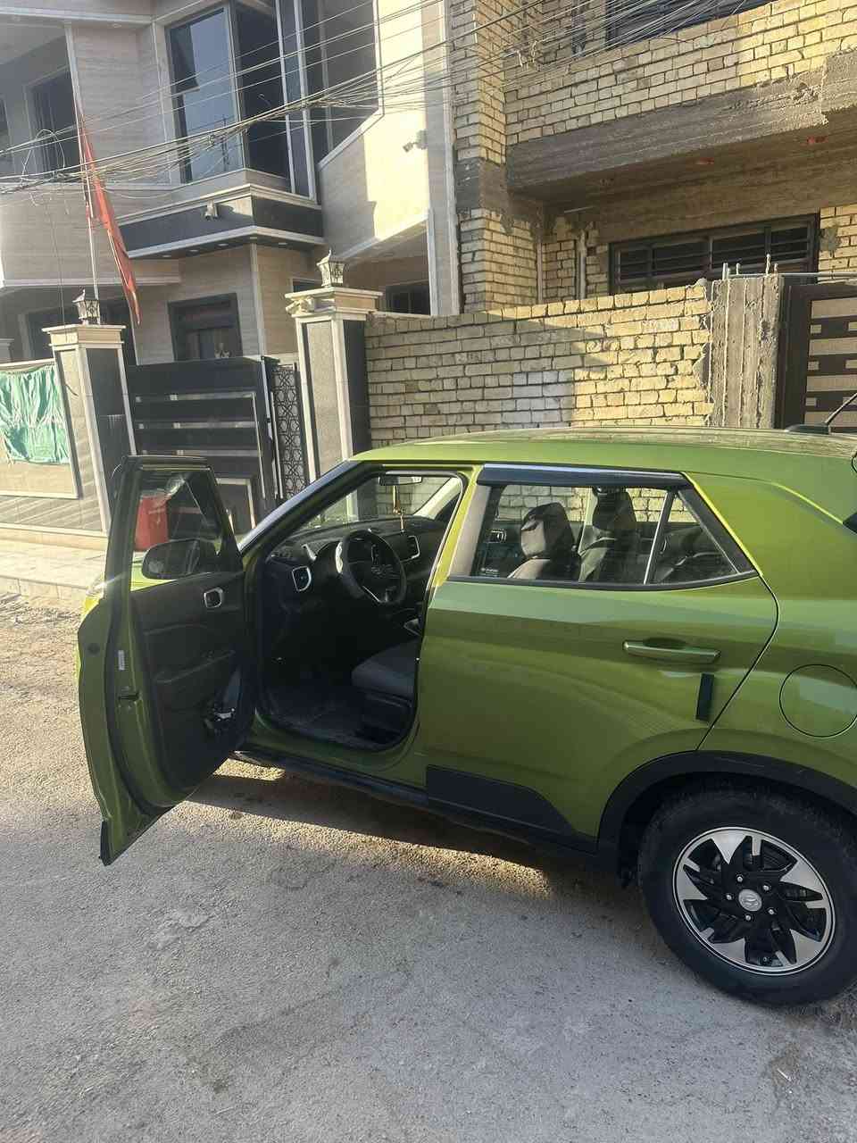 هونداي فينيو للبيع 

موديل 2023 

ماشية 67000 km

محرك 1.6 لتر بنزين

4 سلندر

دفع أمامي

شاشة وسطية

كاميرا خلفية

بلوتوث + USB + AUX

تحكم ستيرن

كروز كنترول

تكييف ممتاز

حساسات

إضاءة LED

مكان السيارة بغداد ورقم السياره سليمانيه
 

السعر130 وبيها مجال 

***********
