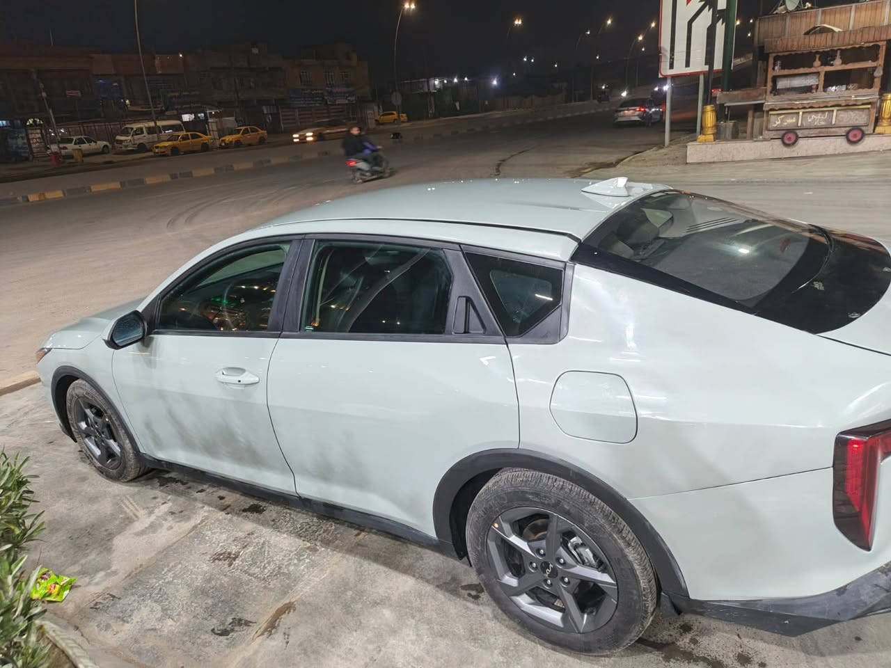 سلام عليكم
كي فور 25 
وارد مريكي لون سمنتي مميز 
ماشية 7ميل بدون رقم بدون رقم
حادث السيارة  قبق جنطة معمر وخشم الجاملغ بدون ايرباك السيارة 
بدون تبديل ليبل واحد حتى الدعامية بلاد 
المواصفات Ex
بصمة بصمة أبواب تشغيل عن بعد 
لد أمامي خلفي  لايت ثلاث عدسات 
أوتو هولد سايد بريك بصمة 
صندوق ذكي شحن وايرليس ذاتي 
محرك دوش  كير أي تي ٨نمر 

شاشة كبيرة ملتصقة كشنات مخمل وبعد مواصفات
السعر   
الاستفسار *********** المكان بغداد
